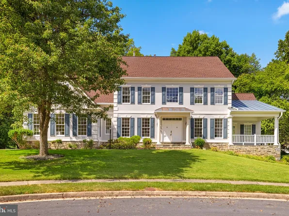 9434 Vernon Dr, Great Falls, VA 22066