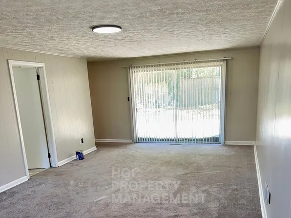 5 Castlewood Dr, Wilmington, NC 28409