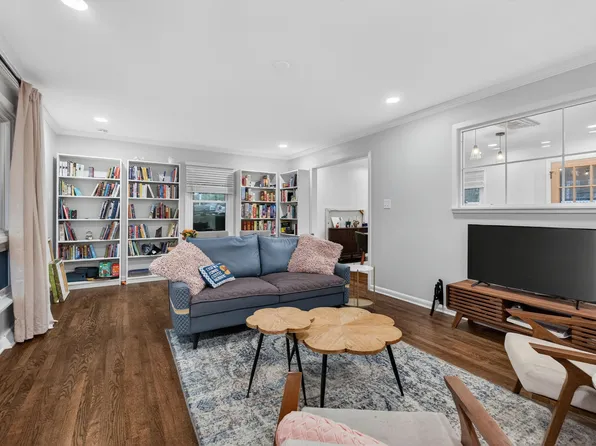 1300 Leclair St, Chapel Hill, NC 27517