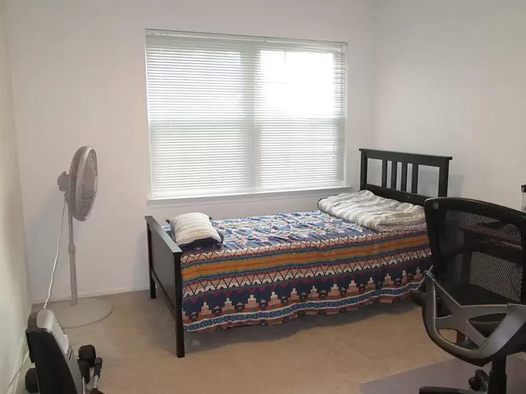 412 Green Hollow Dr — Photo 16