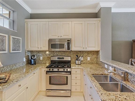 4th image of 9238 Tesoro Ln Unit 203