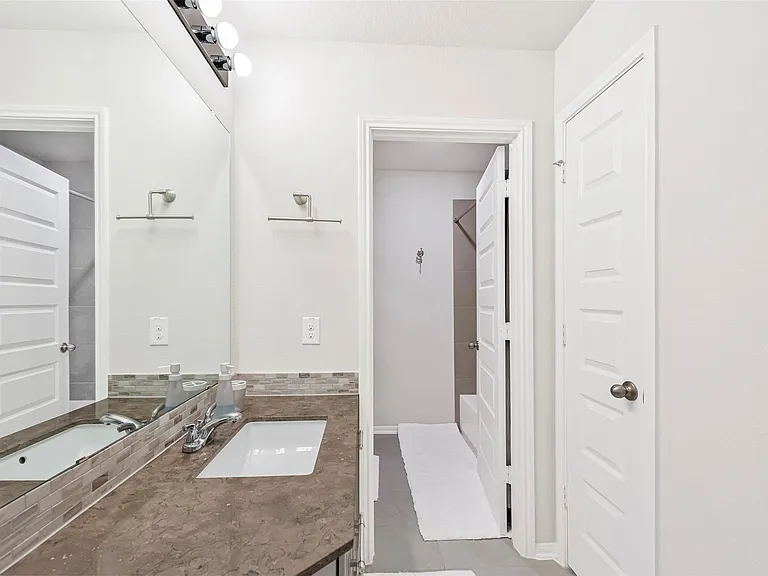 2714 Ahnya Ln — Photo 35
