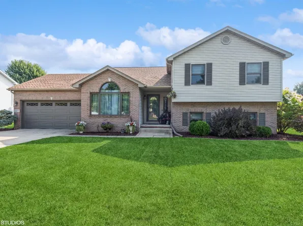 1439 Duffer Dr, Chesterton, IN 46304