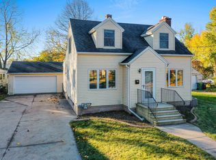 731 E 3rd St, Kimberly, WI 54136