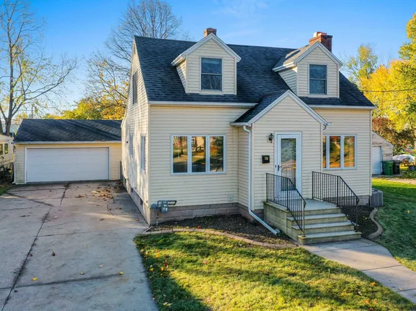 731 E 3rd St, Kimberly, WI 54136