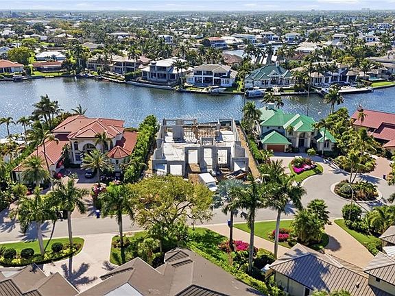 3rd image of 310 Pirates Bight