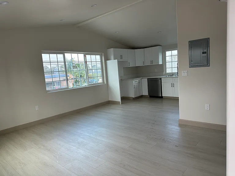 5862 W 83rd St #B — Photo 7