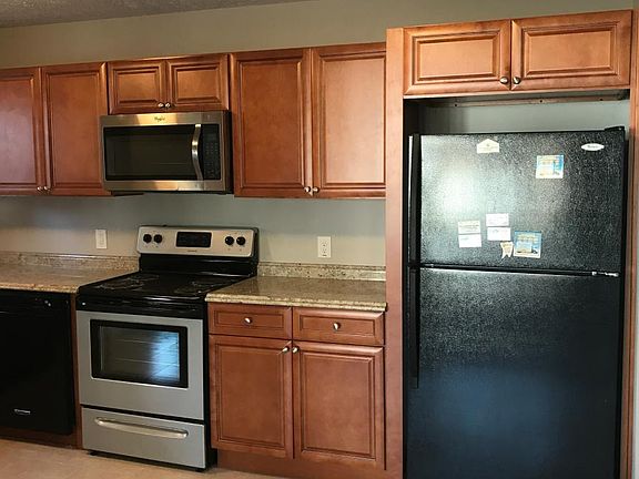 4th image of 25550 Farringdon Ave