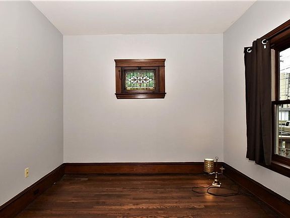 5th image of 1426 W 48th St