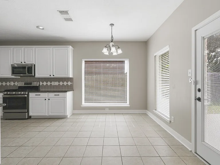 3007 Eagle Lake Dr — Photo 10