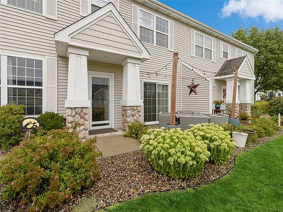 3rd image of 3903 NE Rosewood Ln
