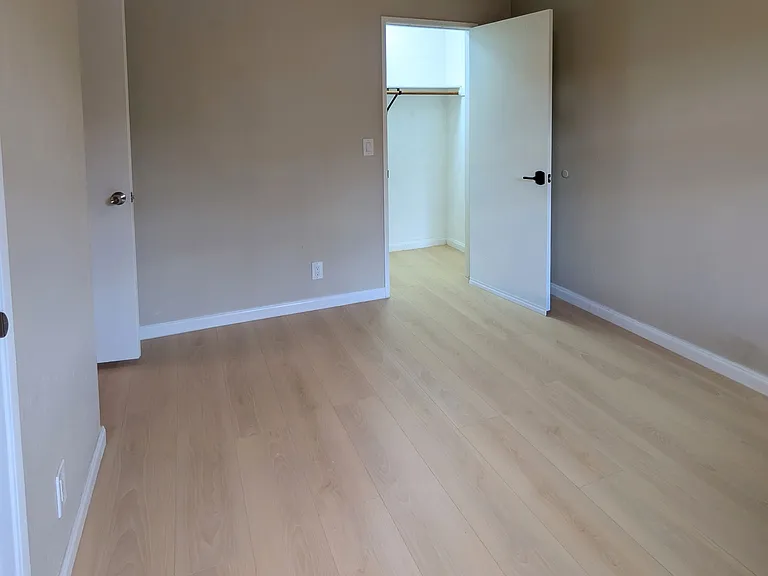 338 S Willard Ave — Photo 17