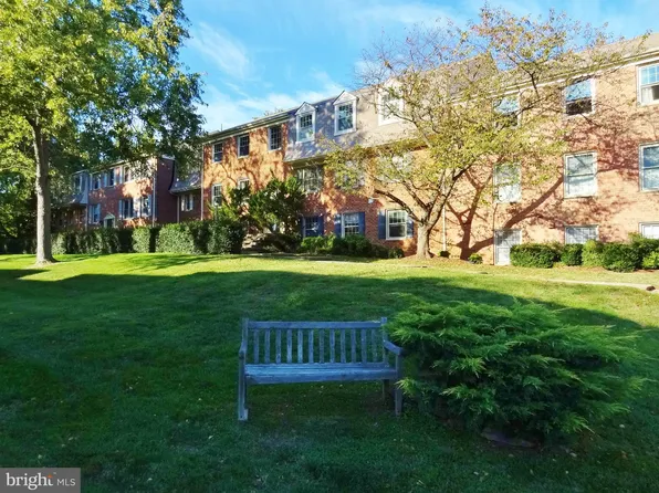 5974 Westchester Park Dr APT 301, College Park, MD 20740