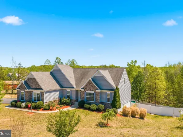 265 Renegade Dr, Fredericksburg, VA 22406