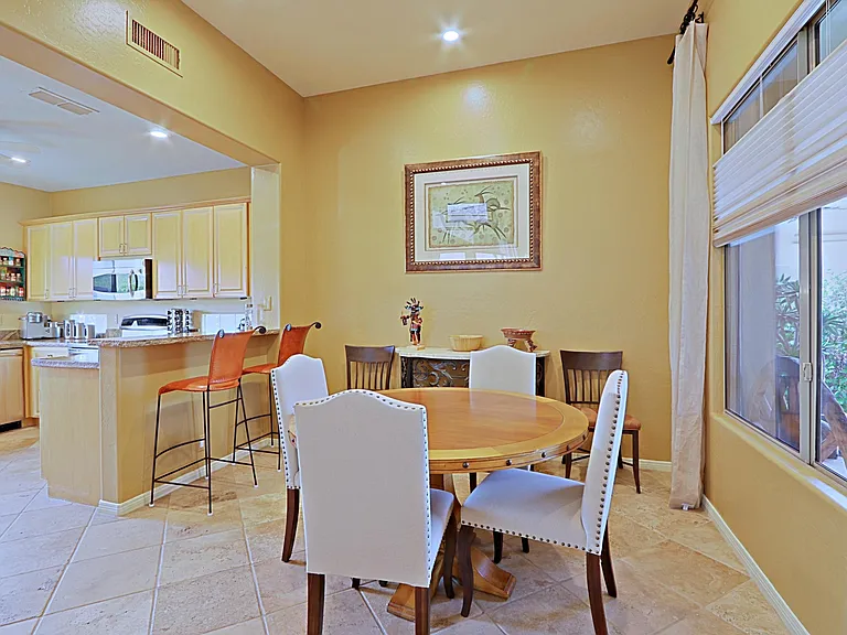6747 E Eagle Feather Rd — Photo 15