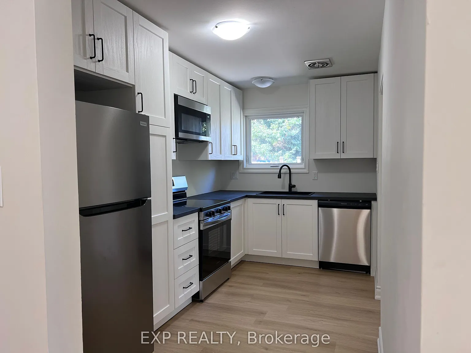 3 bed, $2,900 — Photo 4