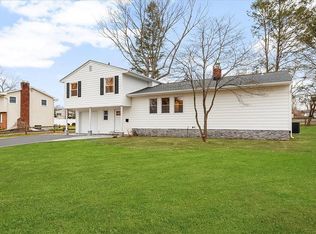 9 Fenton St, Melville, NY 11747