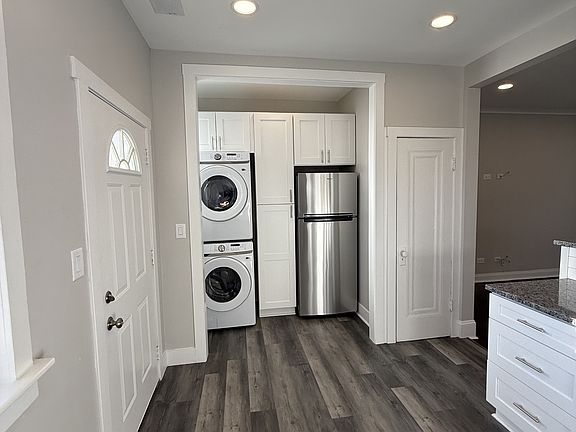 4th image of 7512-7522 Madison St #408
