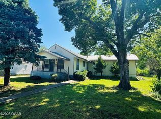 1926 S Main St, Carthage, MO 64836