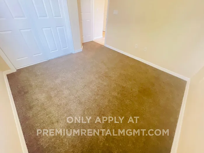 404 Cinnamon Dr — Photo 8