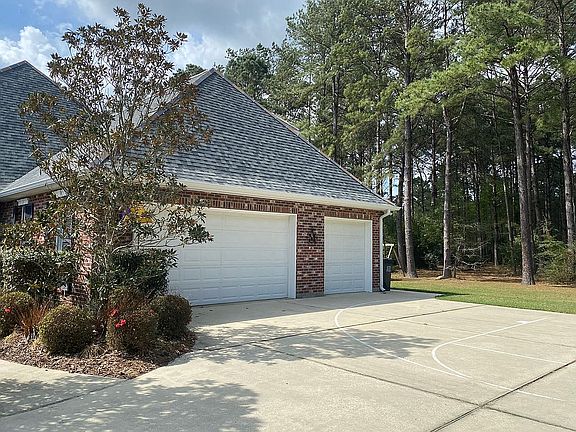 3 CAR GARAGE