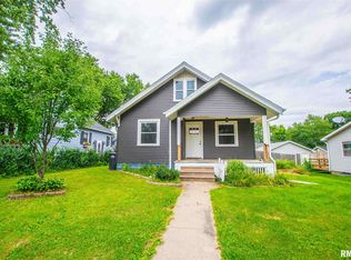 1256 Woodlawn Ave, Clinton, IA 52732