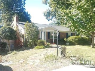 209 W Park Dr, Morganton, NC 28655