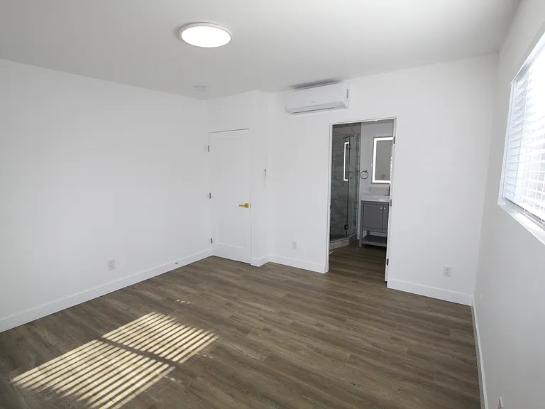 3711 Lomitas Dr — Photo 16