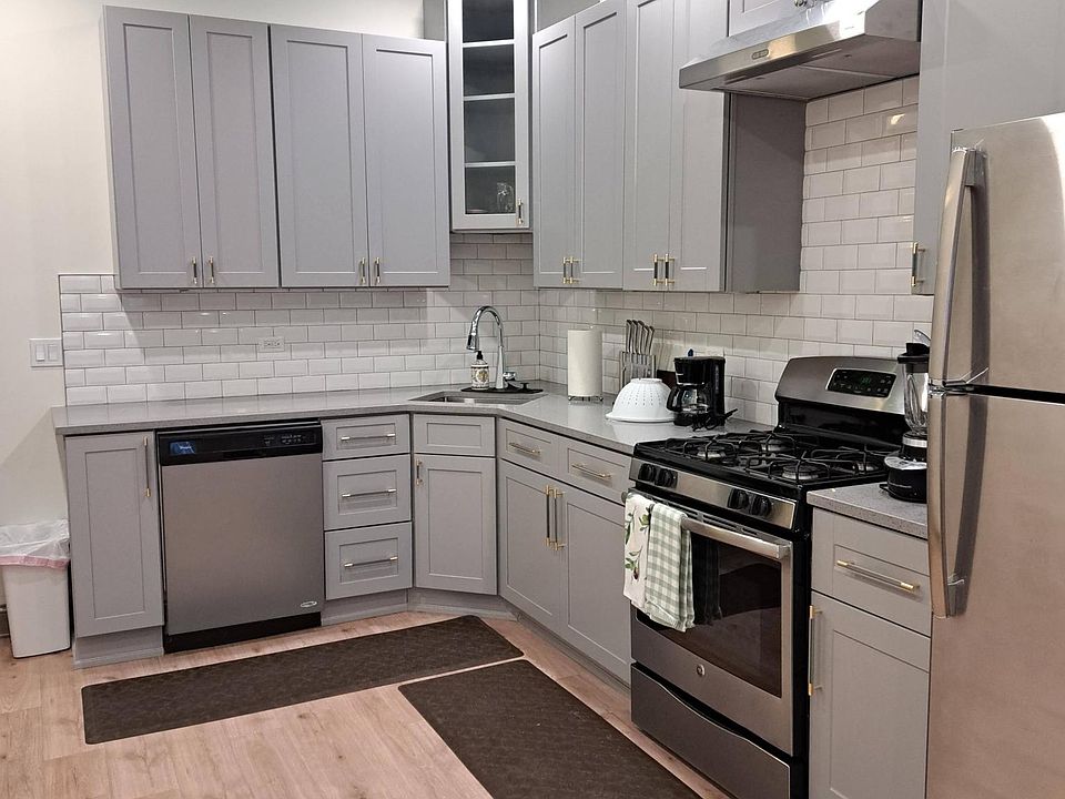 Open Floor Plan for Kitchen and Living Area