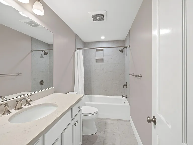 25 Howland St #3 — Photo 11