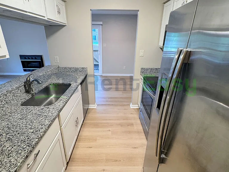 401 Henley Ct #C — Photo 9