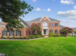 12825 Rose Grove Dr, Herndon, VA 20171