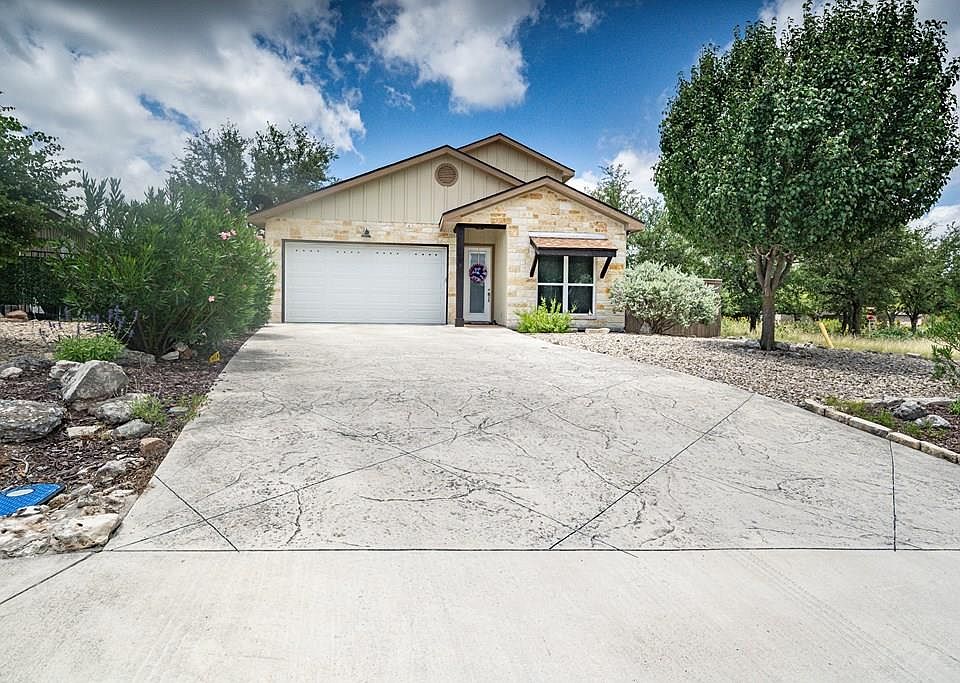 1st image of 1004 Creswell Ln