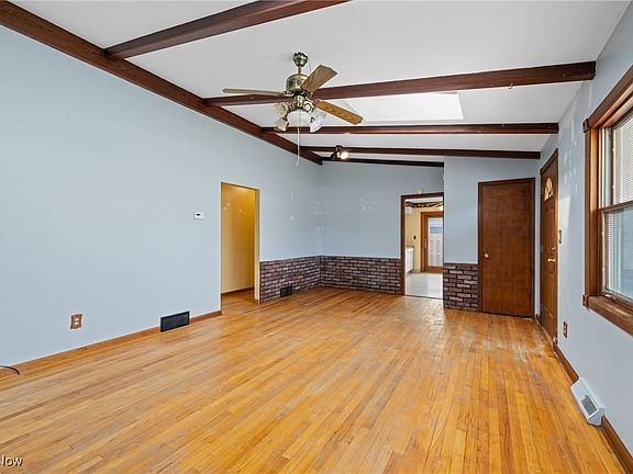 3rd image of 381 Lombardy Dr