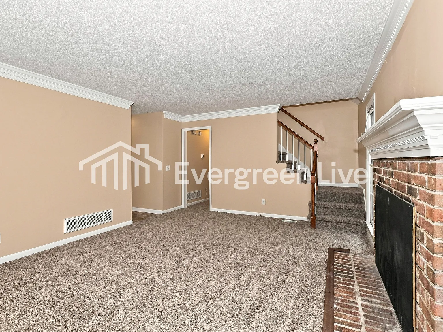 3 bed, 2.0 bath, 1677 sqft, $1,595 — Photo 4