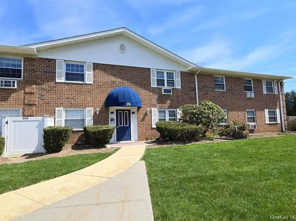 460 Old Town Road #26M, Port Jefferson Station, NY 11776