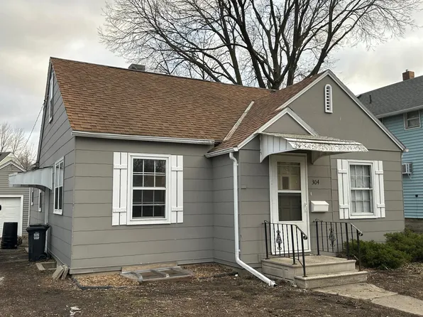304 N A St, Marshall, MN 56258