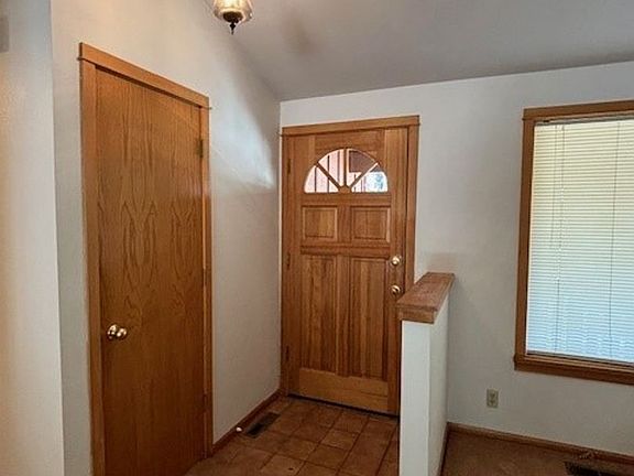 2nd image of 7 Warbler East Ln #17736