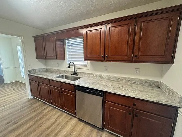 2208 Summerwind Dr — Photo 3