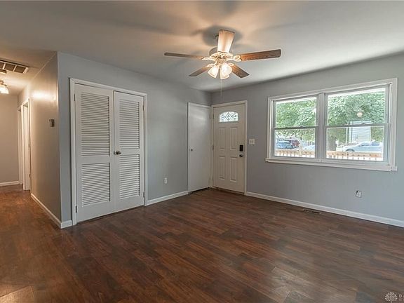 3rd image of 601 S Sunset Dr