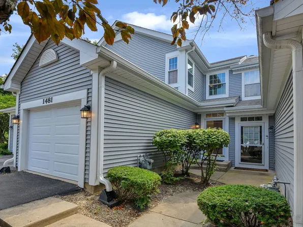 1481 Walnut Hill Ave, Saint Charles, IL 60174
