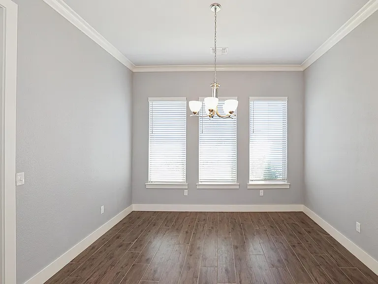 9240 Highland Springs Dr — Photo 11