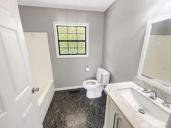 5th image of 320 Riceville Rd