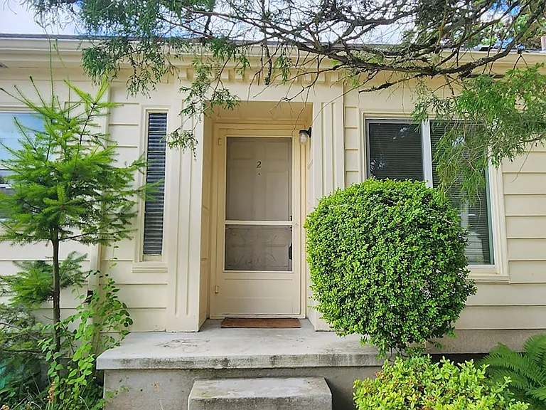 3507 SW 11th Ave — Photo 4