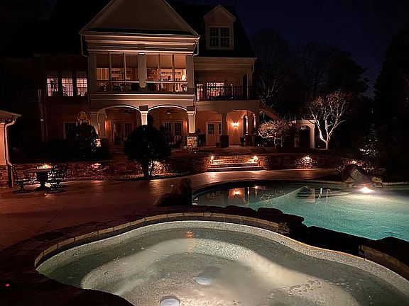 4th image of 214 Newport Dr