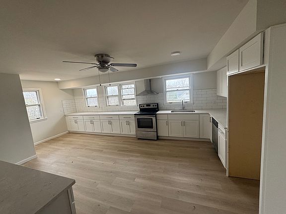 5th image of 7901 Meadow View Dr