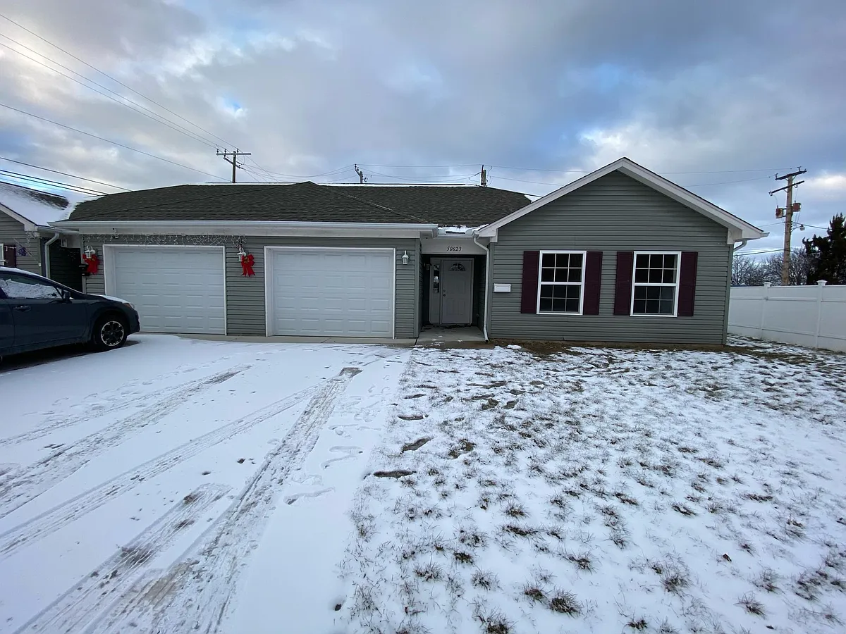 50623 Mound Rd Apt 2, Shelby Township, MI 48317 HotPads