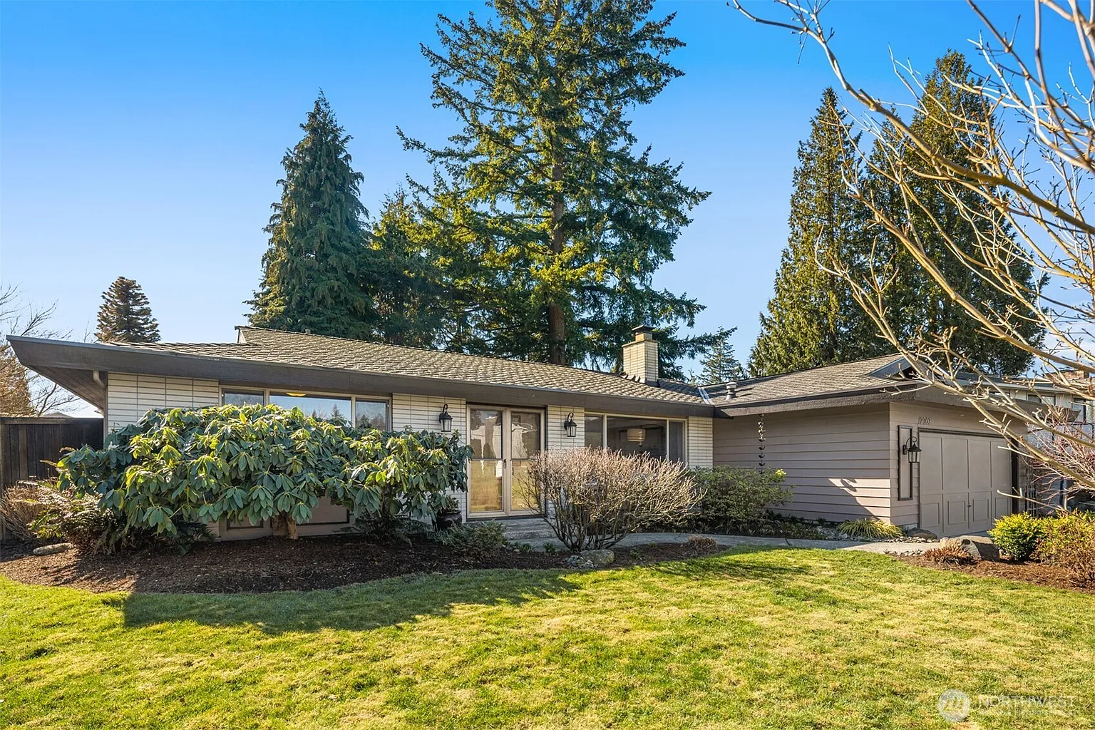 12903 SE 66th Place photo 1
