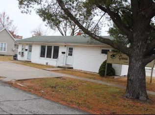 302 Pearl St, Macon, MO 63552