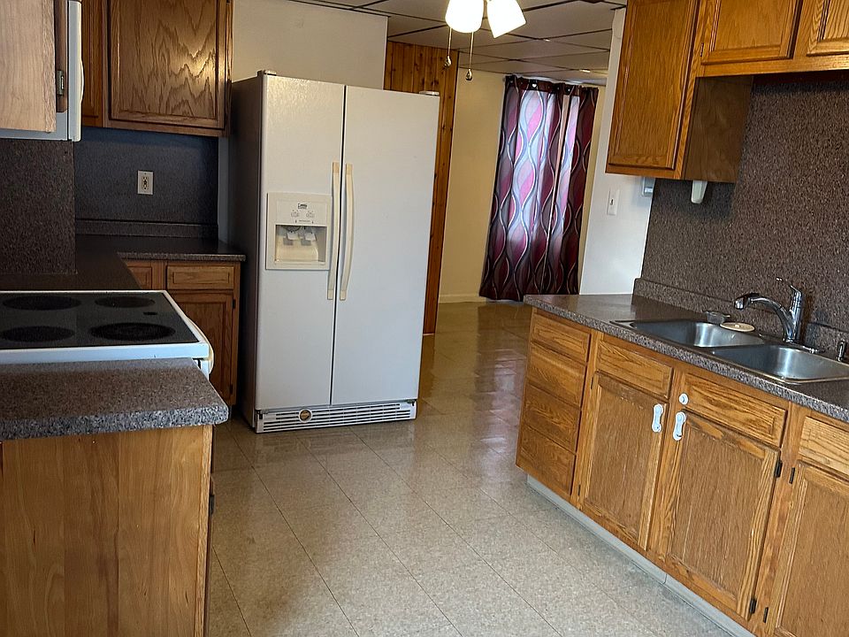 1st image of 302 Coal St